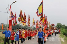Rộn rã hội làng ở ngôi đình trên 300 năm tuổi