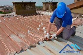 Giải quyết triệt để nỗi lo thấm dột với dịch vụ sửa mái tôn giá rẻ, thi công siêu tốc tại Hà Nội