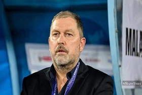 HLV tuyển Malaysia bị kêu gọi từ chức sau trận thua Việt Nam