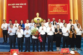 Gặp mặt đại biểu Quốc hội khóa XVI và chia tay đại biểu Quốc hội khóa XV không tái cử