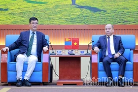 Chủ tịch HĐND tỉnh Bùi Đức Hinh tiếp và làm việc với Đại sứ đặc mệnh toàn quyền Mông Cổ tại Việt Nam