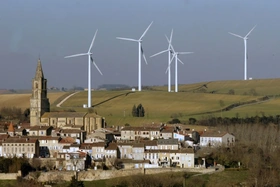 Xung đột tại Trung Đông thúc đẩy làn sóng năng lượng tái tạo toàn cầu