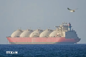 Giá dầu giảm mạnh khi kỳ vọng khơi thông eo biển Hormuz gia tăng