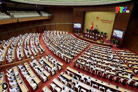 Quốc Hội thảo luận về phát triển kinh tế - xã hội và một số dự án luật