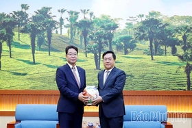 Chủ tịch UBND tỉnh Trần Duy Đông làm việc với Tập đoàn Meiko Nhật Bản