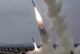 Triều Tiên tuyên bố thử nghiệm thành công tên lửa đạn đạo mang đầu đạn chùm