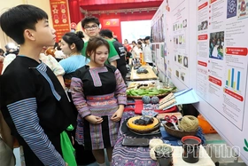 Sôi nổi Ngày hội STEM tại Trường Phổ thông Dân tộc nội trú THPT Hòa Bình