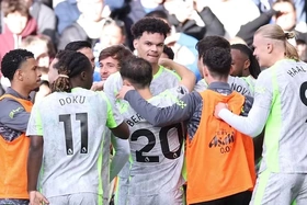 Premier League: Đánh bại Chelsea, Man City khiến cuộc đua vô địch khó đoán