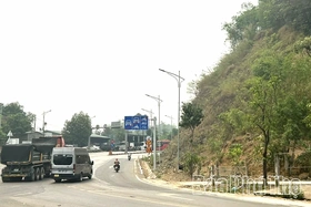 Xử lý sạt lở khu vực ngã ba chân dốc Cun, quốc lộ 6