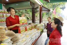 Phẩm vật làng Cổ Tích