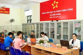 Xây dựng phương án tuyển dụng, sắp xếp người hoạt động không chuyên trách