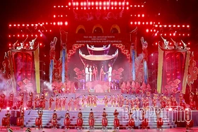 Đưa nhau về trong câu ca