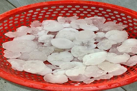 Mưa đá xuất hiện tại nhiều địa phương