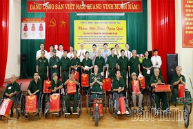 Trao tặng quà của Tổng Bí thư, Chủ tịch nước Tô Lâm cho người có công