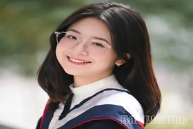 Nữ sinh Trường THPT Chuyên Vĩnh Phúc nhận thư mời học bổng từ 11 trường đại học
