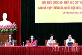 Cử tri các xã Cao Phong, Mường Thàng, Thung Nai nêu 18 ý kiến tới đại biểu Quốc hội tỉnh