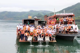 Over 3 Tons of Seed Fish Released to Replenish Aquatic Resources in Hoa Binh Lake