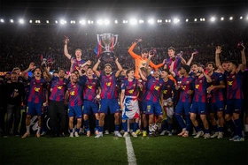 Barca vô địch La Liga: Đứng trên đống đổ nát Real Madrid