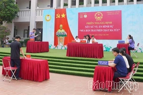 Hơn 1.000 học sinh tham gia phiên tòa giả định phòng, chống ma túy học đường