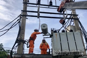 Điện lực Lập Thạch khẩn trương khắc phục sự cố máy biến áp Hợp Lý 2