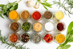Bỏ gia vị chế biến sẵn để dùng muối hạt: Thói quen này có lợi hơn không