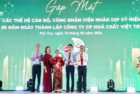 Gặp mặt các thế hệ cán bộ, công nhân viên nhân kỷ niệm 65 năm ngày thành lập Công ty Cổ phần Hoá chất Việt Trì