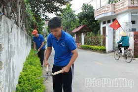 Thanh niên xã Vĩnh Tường xung kích bảo vệ môi trường