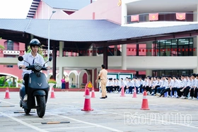 Hướng dẫn lái xe an toàn cho học sinh tại Trường THPT Trần Phú