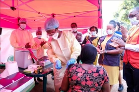 Châu Phi “báo động đỏ” trước dịch Ebola