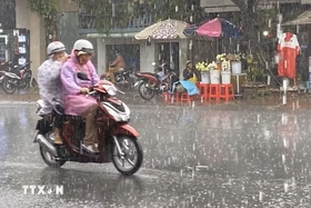 Thời tiết Hà Nội sáng 30/5: Nhiều mây, có lúc mưa rào và dông