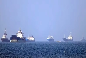 Xung đột tại Trung Đông: Iran cho phép một số tàu đi qua eo biển Hormuz