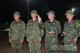 Safeguarding the “Traffic Arterry” Over the Doan Hung Pontoon Bridge