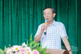 Lãnh đạo Ủy ban MTTQ tỉnh dự sinh hoạt Chi bộ thôn Hoa Lư, xã Liên Hoà