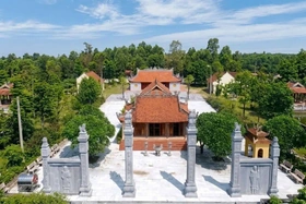 Hành trình qua hai mốc son lịch sử dân tộc: Từ Hoàng đế Lý Nam Đế đến Chủ tịch Hồ Chí Minh - bản hùng ca trên đất Vạn Xuân