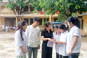 Trường THPT Mường Chiềng vượt khó, tiếp sức sĩ tử