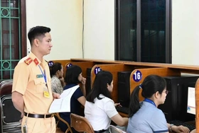 Đề xuất tăng số lượng câu hỏi lý thuyết sát hạch lái xe