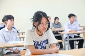 Sáng nay, hơn 1,2 triệu thí sinh bắt đầu làm bài thi tốt nghiệp THPT