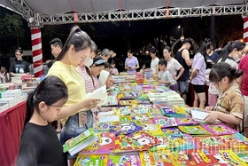 Hội sách chào hè thu hút đông đảo học sinh