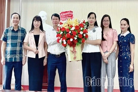 Phó Chủ tịch UBND tỉnh Nguyễn Khắc Hiếu chúc mừng Hội Nhà báo tỉnh nhân Ngày Báo chí cách mạng Việt Nam