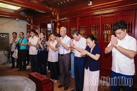 Khảo sát thực tế phục vụ Hội thảo “Chủ tịch Hồ Chí Minh với Khu Di tích lịch sử quốc gia đặc biệt Đền Hùng”