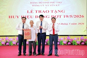 Từ đoàn kết trong Đảng đến đồng thuận trong dân