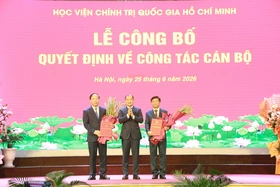 Công bố quyết định bổ nhiệm lại Giám đốc và bổ nhiệm Phó Giám đốc Thường trực Học viện Báo chí và Tuyên truyền