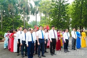 Thiêng liêng sinh hoạt dưới cờ