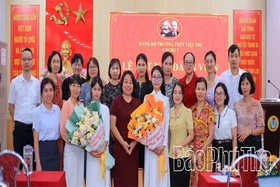 10 học sinh Trường THPT Việt Trì được kết nạp Đảng