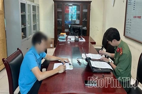 Công an xã Yên Lạc làm việc với các trường hợp liên quan trang “Thoibao.de”