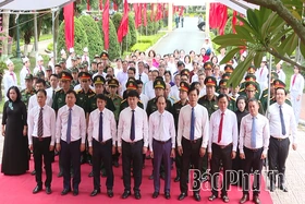 Dâng hương tưởng niệm, lấy mẫu hài cốt liệt sĩ&nbsp;chưa xác định được thông tin&nbsp;tại phường Vĩnh Phúc