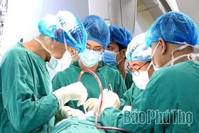 Cứu sống người bệnh vỡ phình động mạch chủ bụng nguy kịch