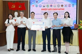 Tặng&nbsp;hệ thống máy xét nghiệm tự động&nbsp;cho&nbsp;Trung tâm Y tế khu vực Vĩnh Tường&nbsp;