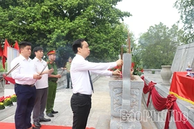 Khu di tích lịch sử Đền Hùng dâng hương tri ân các Anh hùng liệt sĩ