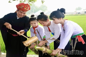 “Giữ lửa” văn hóa dân tộc Mường